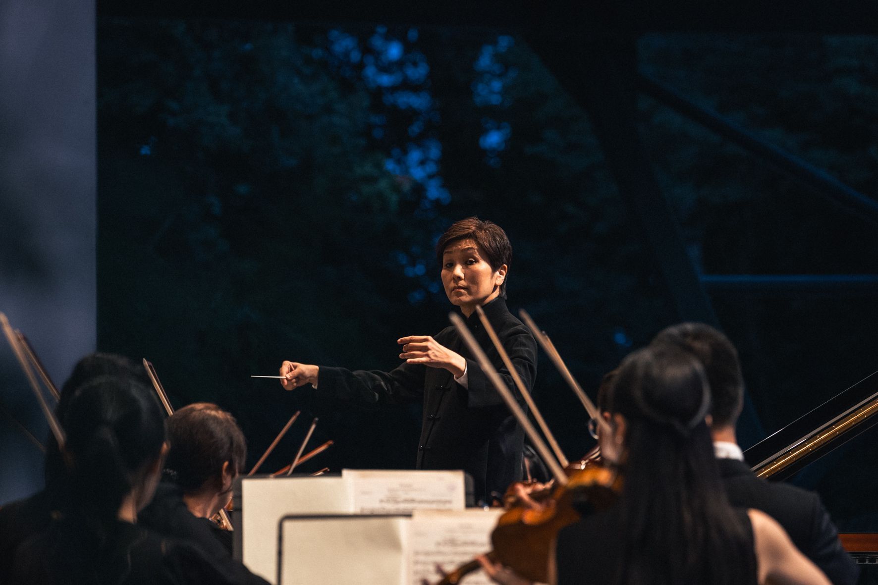 Yip Wing-sie and the Hong Kong Sinfonietta © Valentine Chauvin