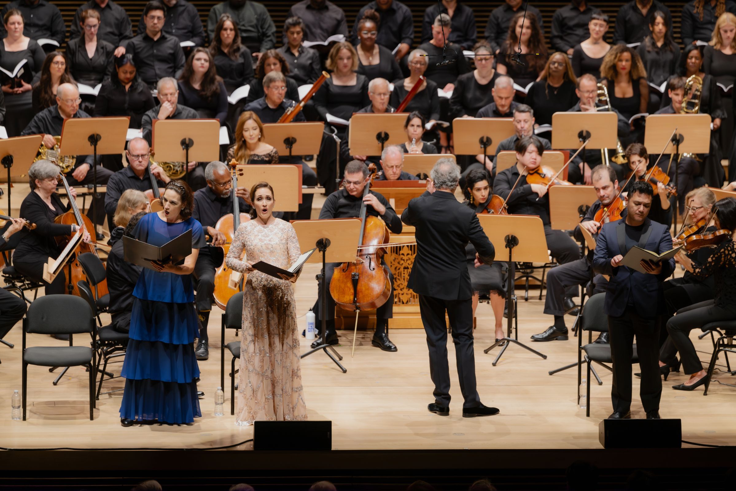 Kate Lindsey, Erin Morley, Nicholas Phan, Summer for the City Chorus and MMFO © Lawrence Sumulong