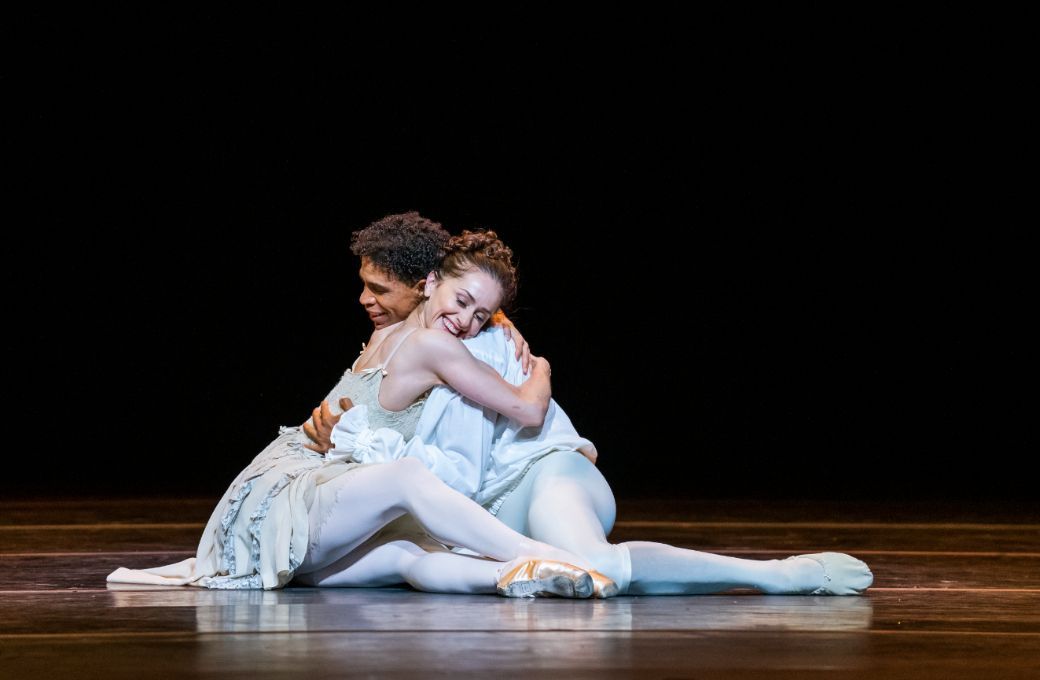 Carlos Acosta and Marianela Nu&ntilde;ez in Kenneth MacMillan's <i>Manon</i> &copy; Tristram Kenton