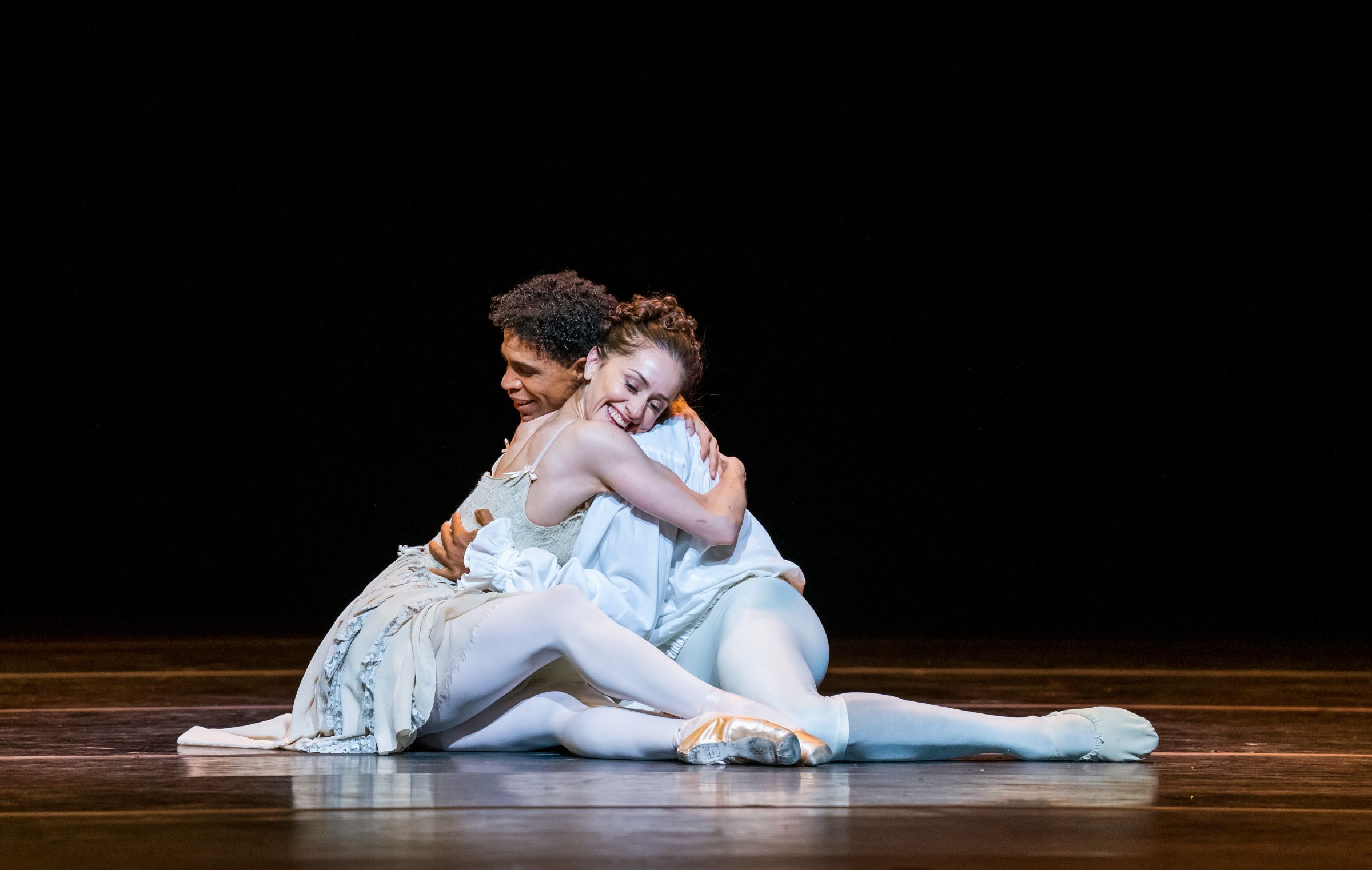 Carlos Acosta and Marianela Nuñez in Kenneth MacMillan's <i>Manon</i> &copy; Tristram Kenton