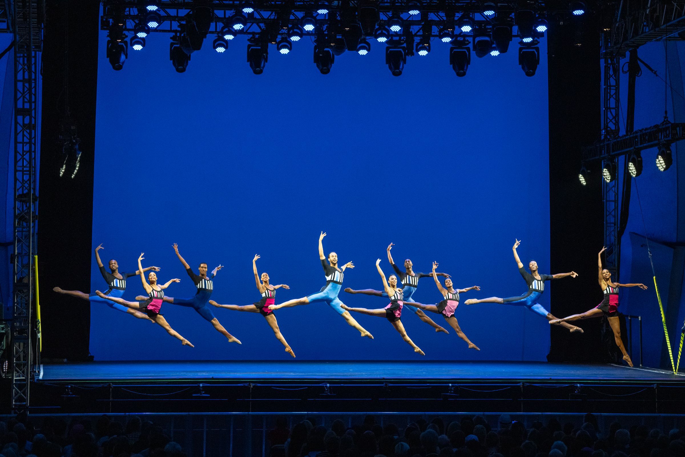 Dance Theatre of Harlem in Robert Garland's <i>Nyman String Quartet No.2</i> &copy; Richard Termine