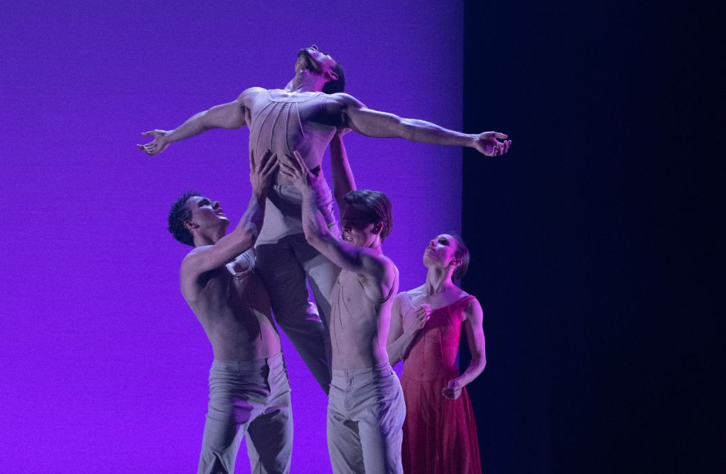 Lucy Green and Queensland Ballet in Natalie Weir's <i>Four Last Songs</i> © David Kelly