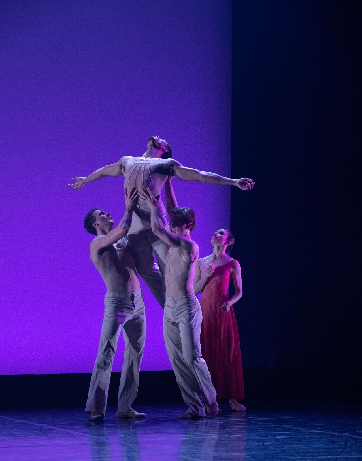 Lucy Green and Queensland Ballet in Natalie Weir's <i>Four Last Songs</i> © David Kelly