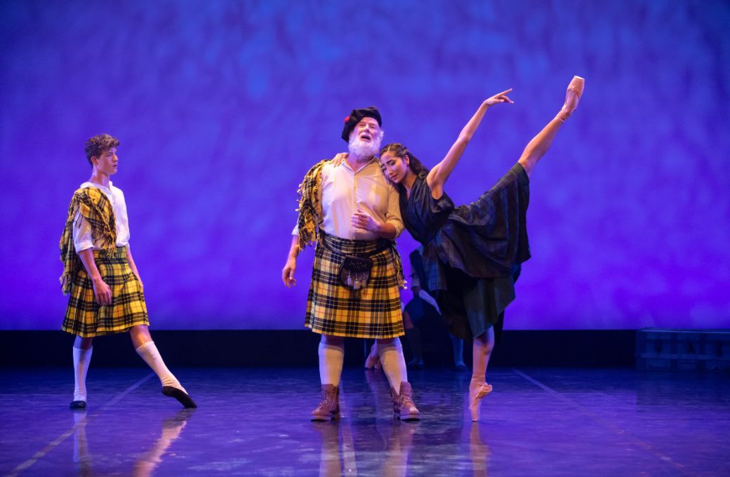 Taron Geyl, Graeme Collins and Hana Nonaka Aillon in Paul Boyd's <i>Tartan</i> © David Kelly
