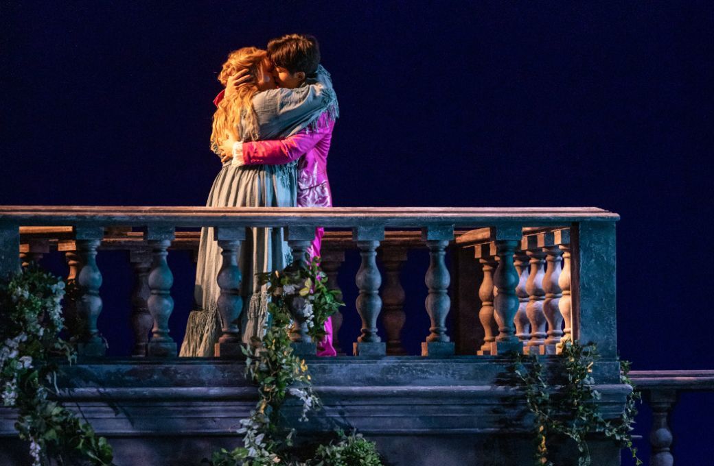Magdalena Kuźma (Juliette) and Duke Kim (Rom&eacute;o) &copy; Evan Zimmerman | The Glimmerglass Festival