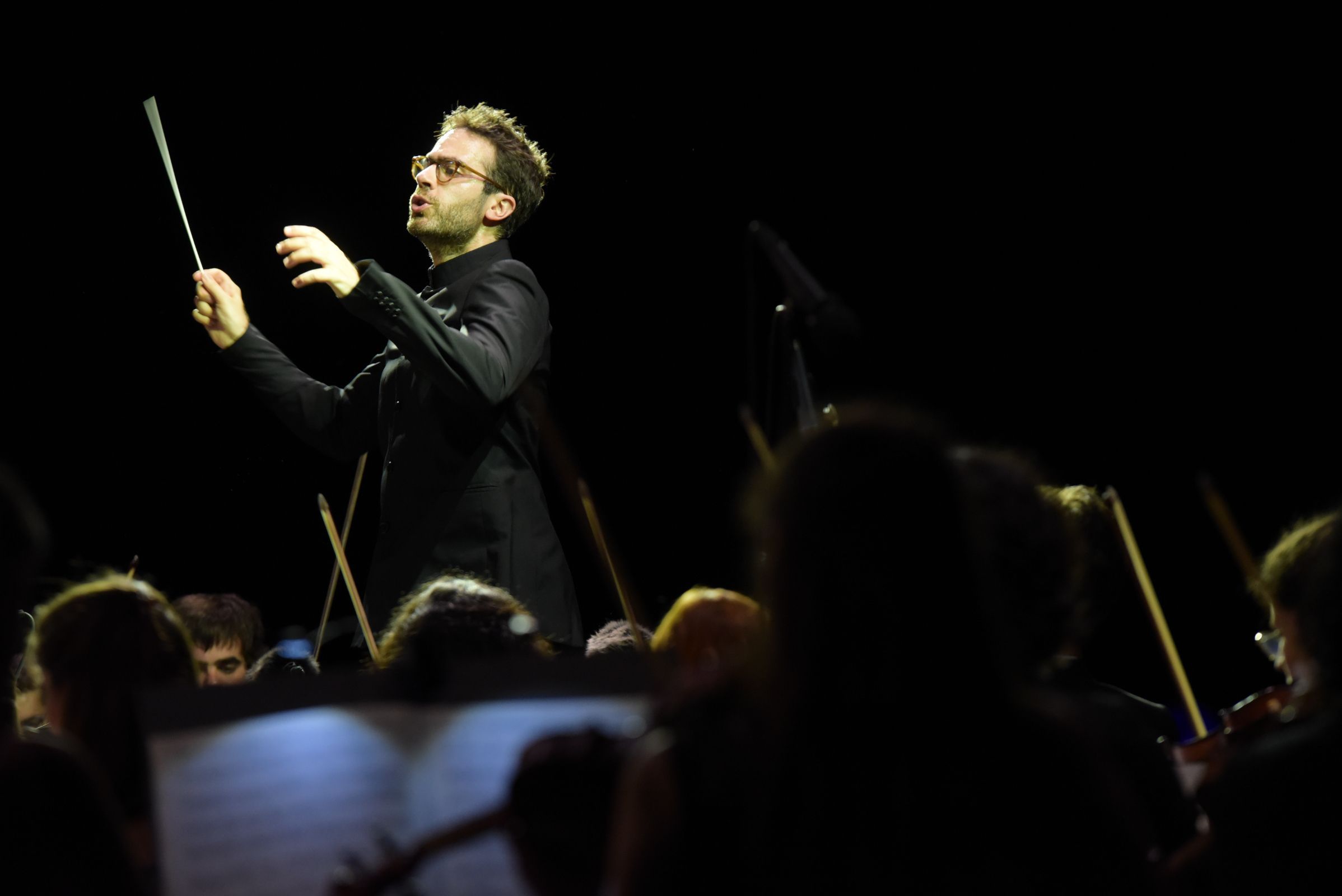 Dinis Sousa dirige l'Orquestra XXI au Festival international de Marvão &copy; FIMM - Paulo Gouveia / Estela Álvarez Ruiz