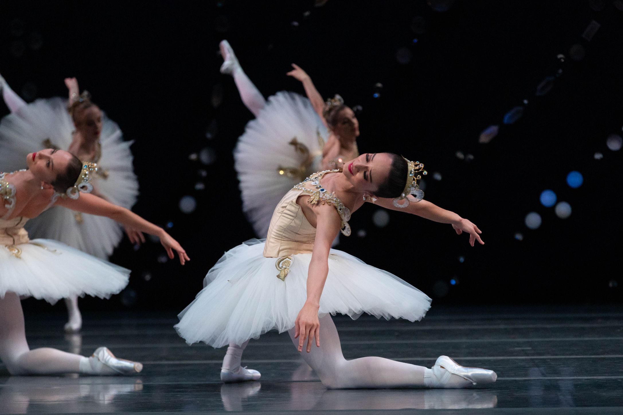 The Australian Ballet in <i>Diamonds</i> &copy; Rainee Lantry