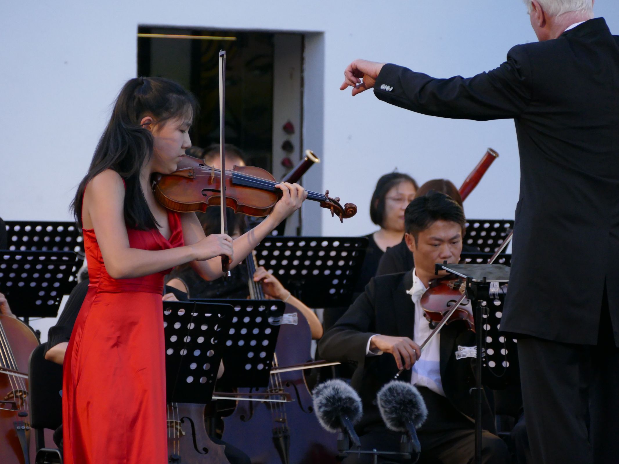 Leia Zhu et le Hong Kong Sinfonietta © FIMM - Paulo Gouveia / Estela Álvarez Ruiz