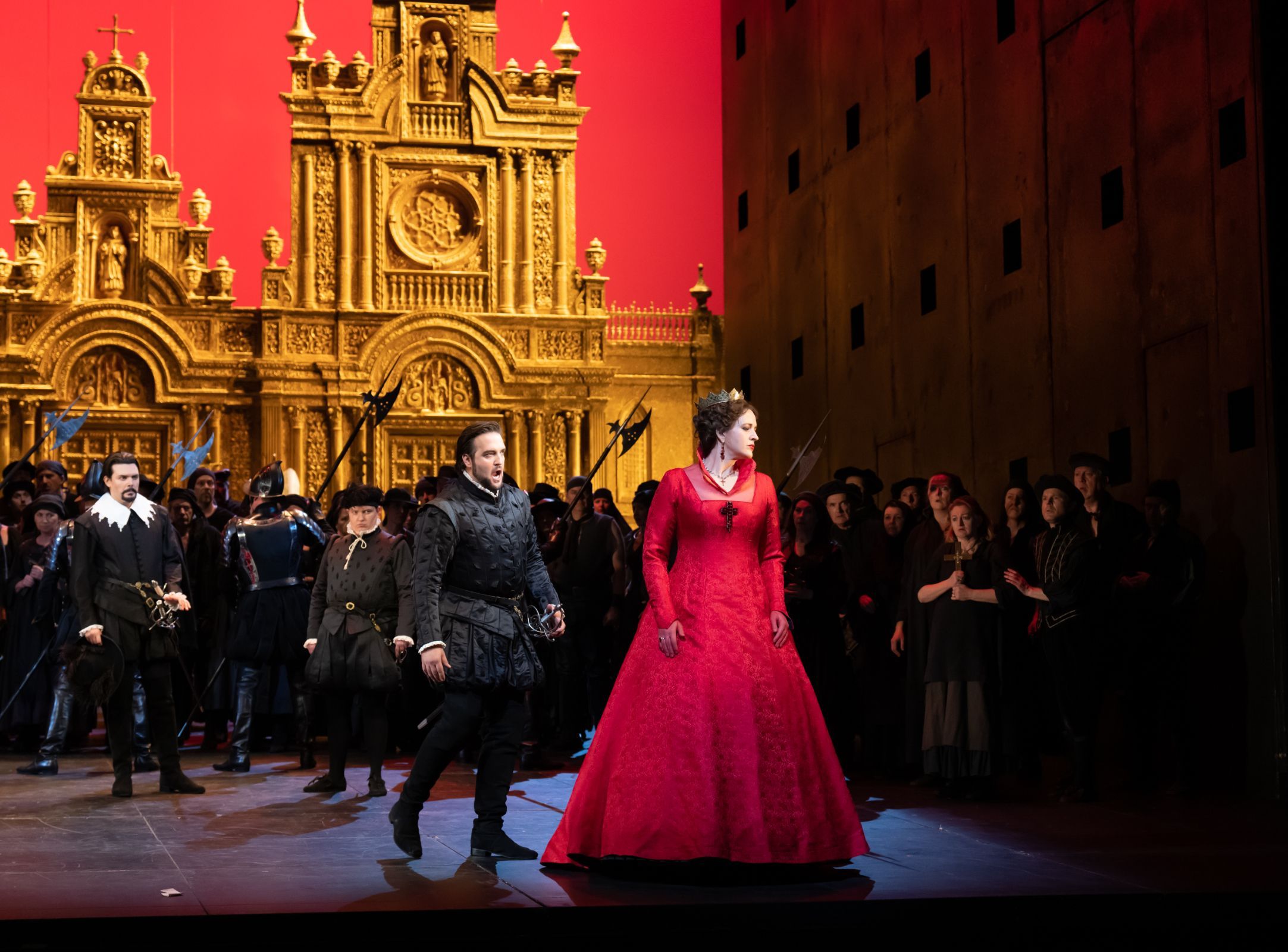 Brian Jagde (Don Carlo) and Lise Davidsen (Elisabetta) in <i>Don Carlo</i> &copy; ROH | Bill Cooper (June 2023)