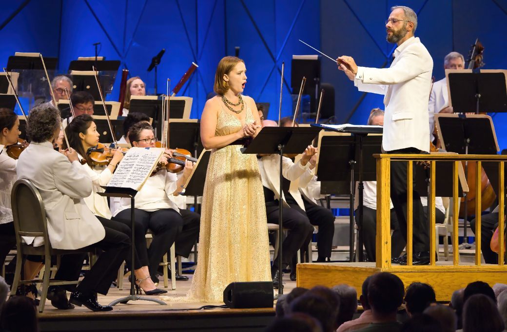 Avery Amereau, Dima Slobodeniouk and te Boston Symphony Orchestra © Hilary Scott