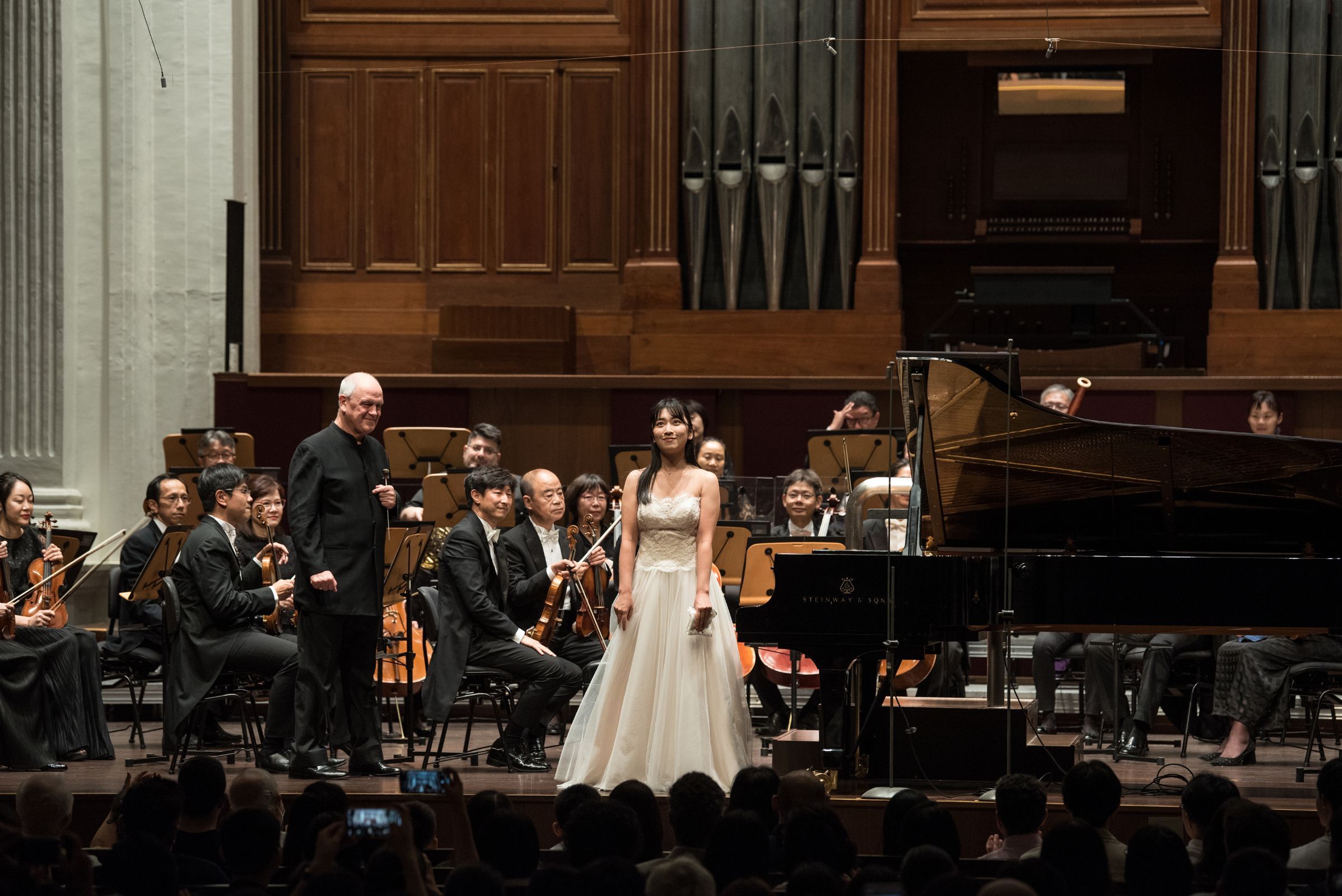 Hans Graf, Seika Ishida and the Singapore Symphony Orchestra &copy; Singapore Symphony Orchestra | Jack Yam