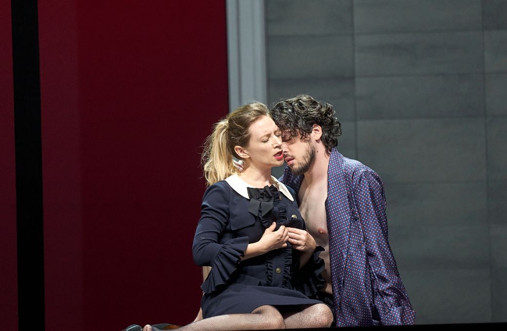 Sabine Devieilhe (Susanna) and Andr&egrave; Schuen (Count Almaviva) &copy; SF | Matthias Horn
