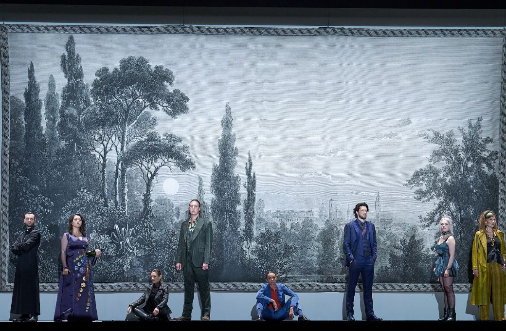 The cast of <i>Figaro</i> during the overture &copy; SF | Matthias Horn