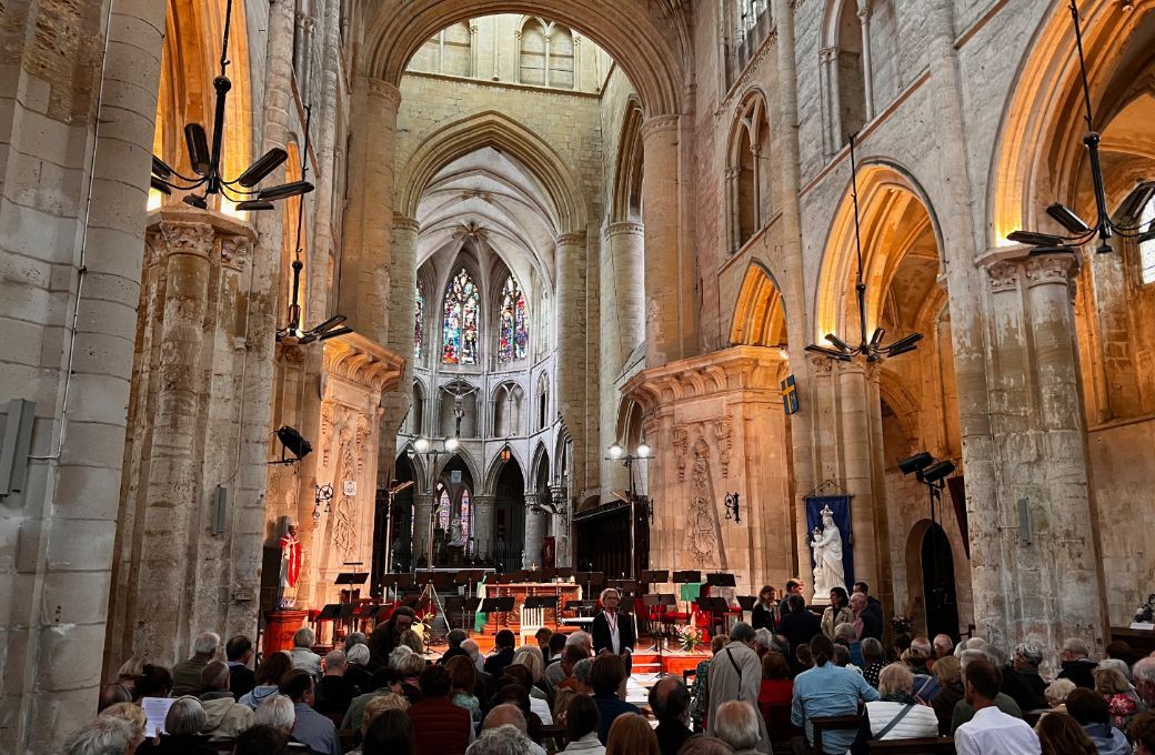 &Eacute;glise abbatiale de Saint-Pierre-sur-Dives &copy; David Karlin