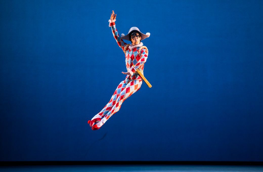 Marcus Morelli as Harlequin in Alexei Ratmansky's <i>Harlequinade</i> &copy; Tristram Kenton
