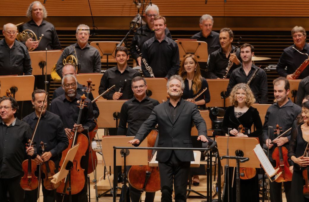 Louis Langrée and the Mostly Mozart Festival Orchestra © Lawrence Sumulong