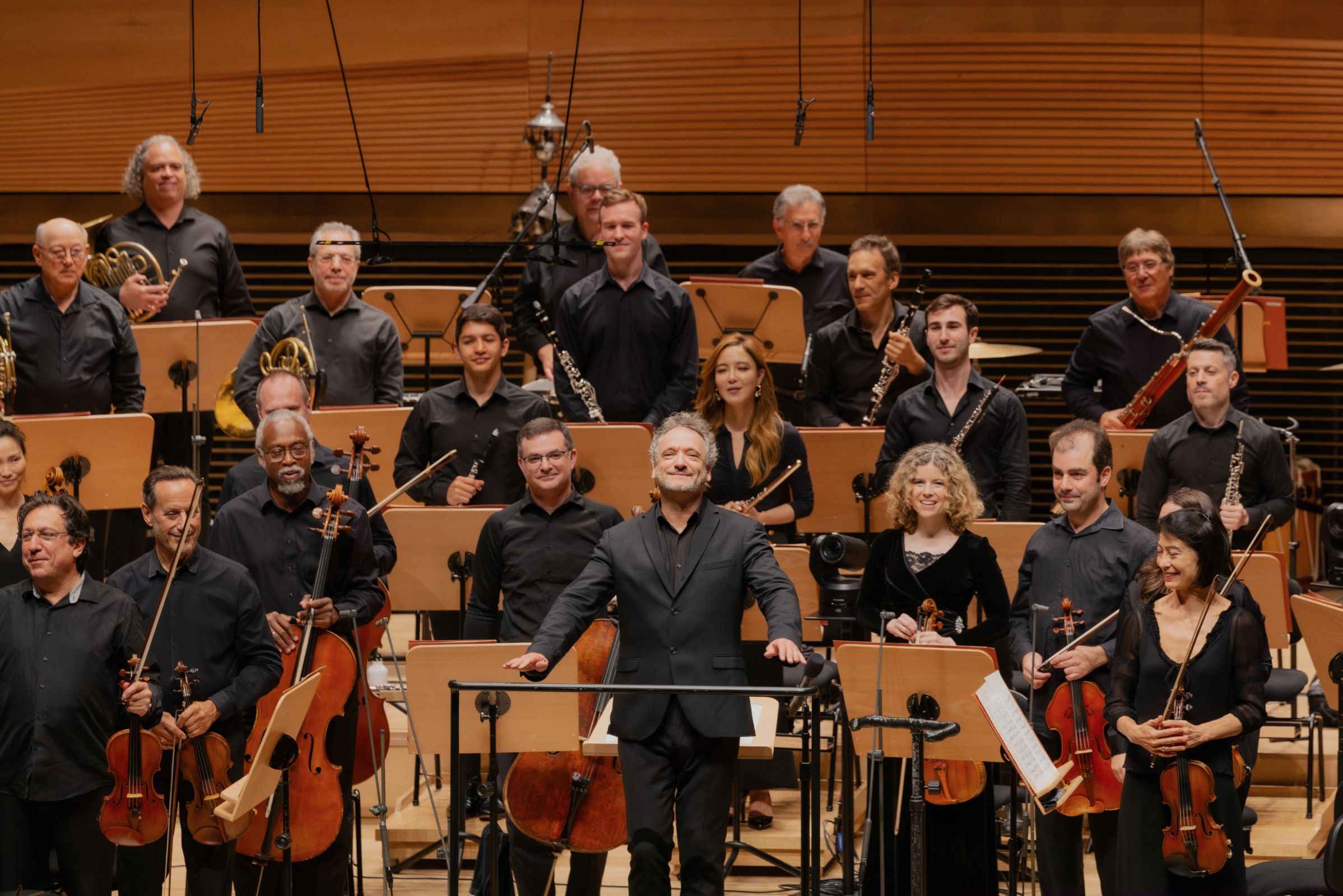 Louis Langrée and the Mostly Mozart Festival Orchestra © Lawrence Sumulong