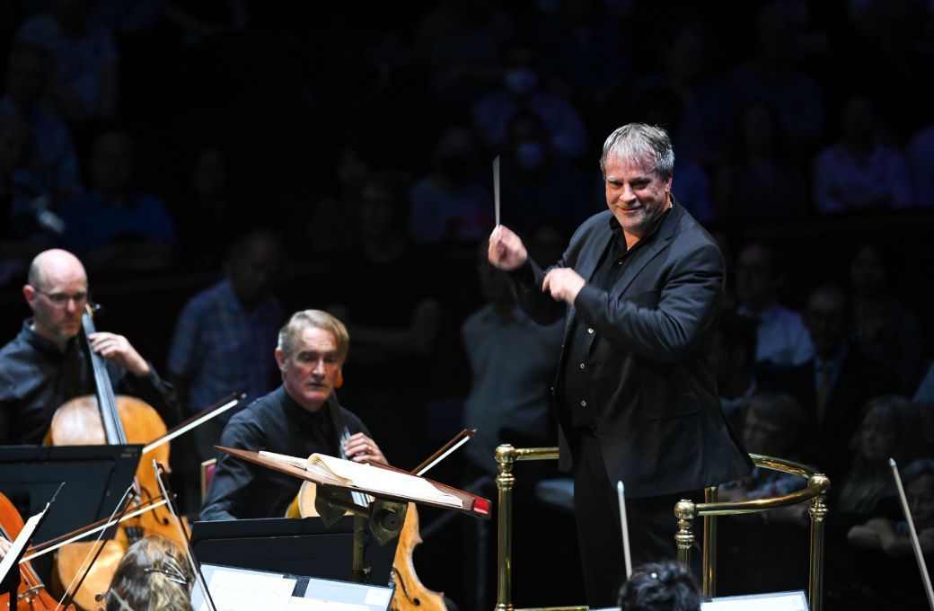 John Storg&aring;rds conducts the BBC Philharmonic &copy; BBC | Chris Christodoulou