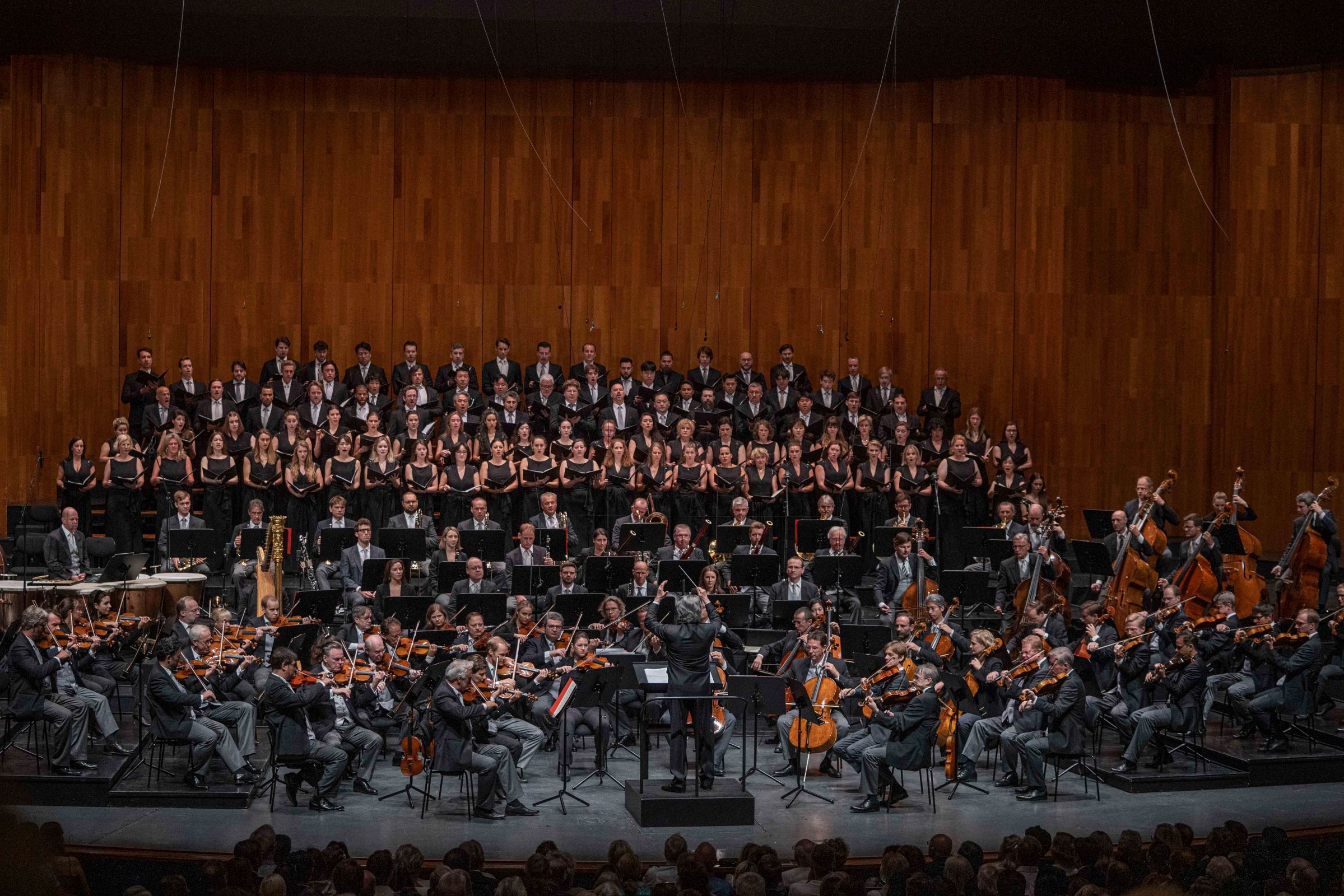Riccardo Muti conducts the Vienna Philharmonic and State Opera Chorus &copy; SF | Marco Borrelli