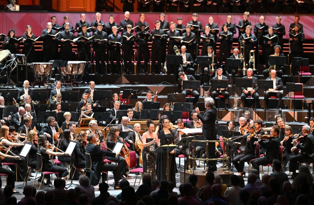 Edward Gardner, Jennifer France, Clare Presland, London Philharmonic Orchestra and Choirs &copy; BBC Proms | Mark Allan