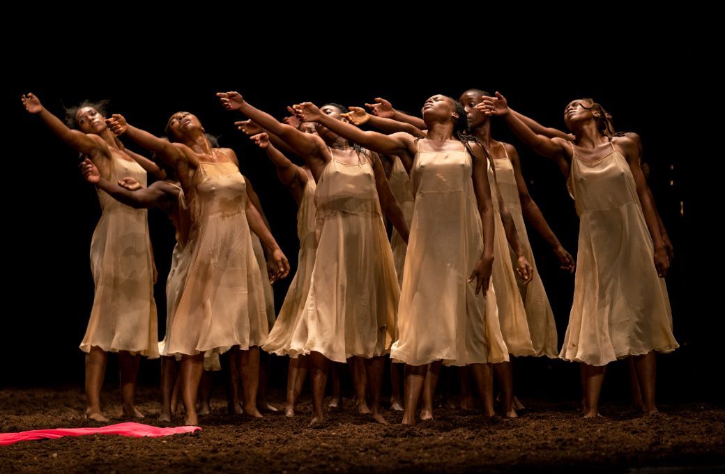 École des Sables in Pina Bausch's <i>Rite of Spring</i> © Maarten Vanden Abeele
