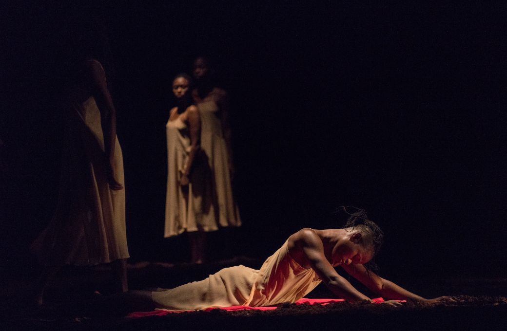 École des Sables in Pina Bausch's <i>Rite of Spring</i> © Maarten Vanden Abeele