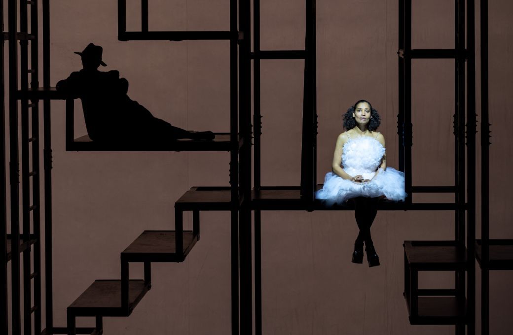 Cynthia Micas (Polly Peachum) &copy; Jess Shurte