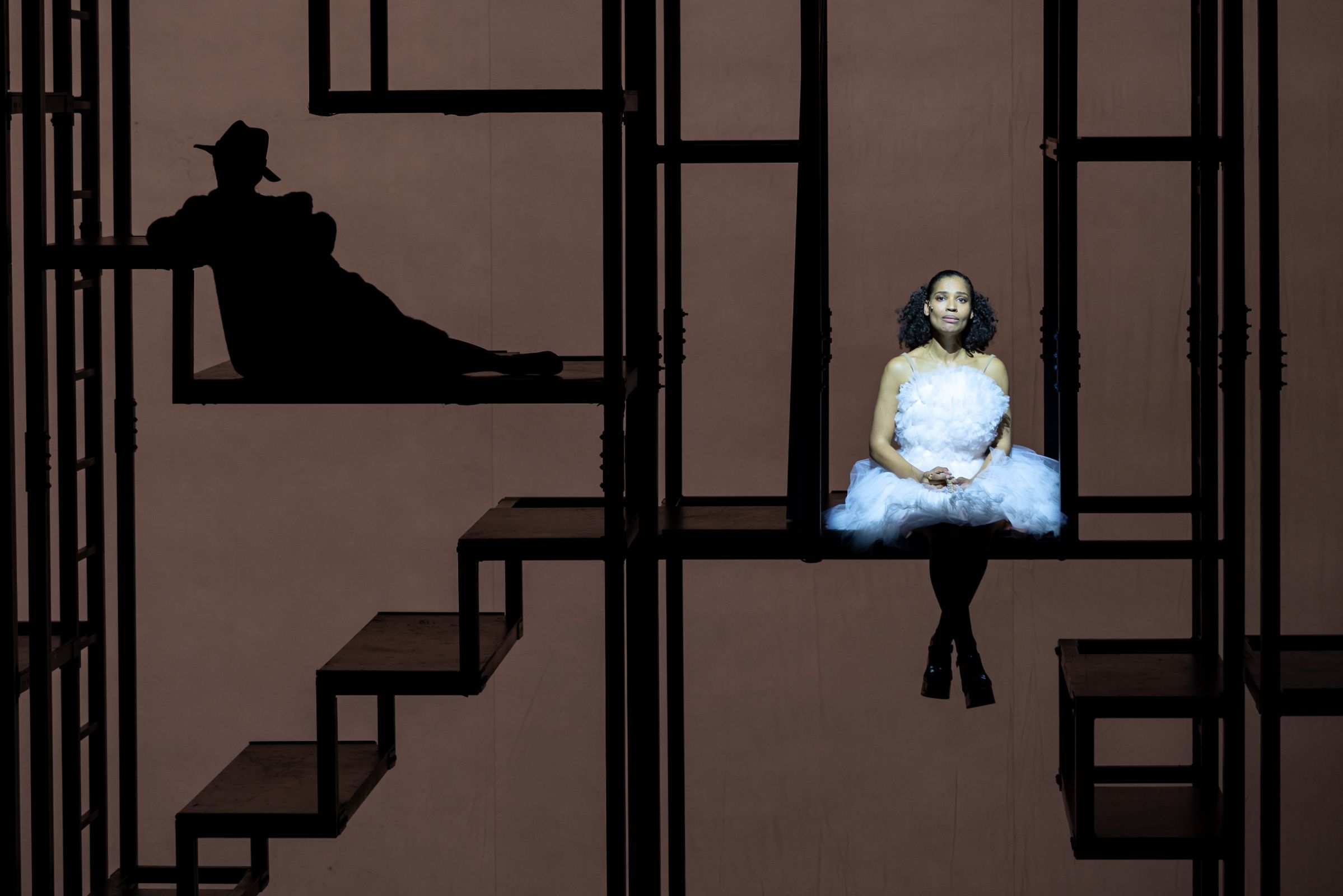 Cynthia Micas (Polly Peachum) &copy; Jess Shurte