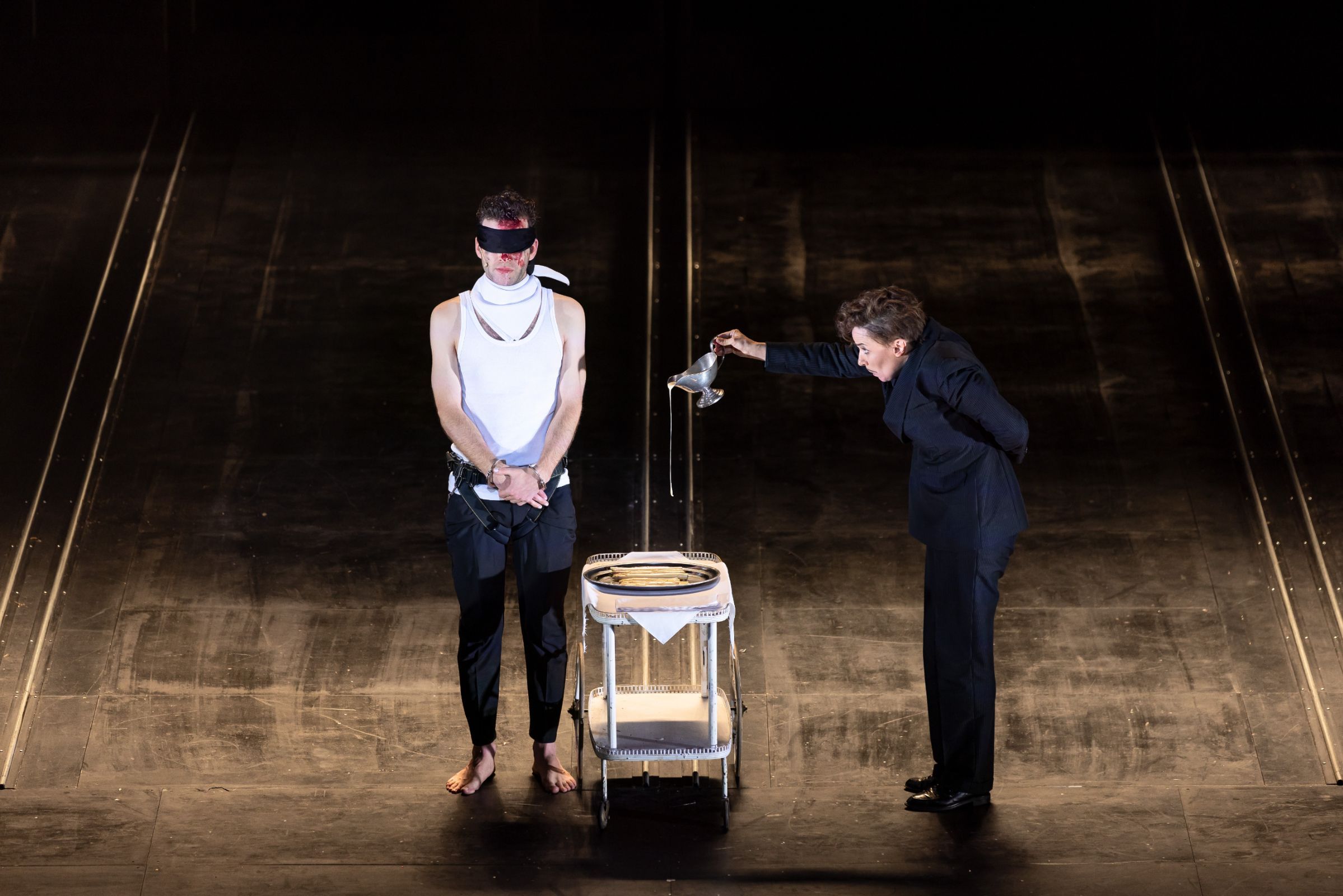 Gabriel Schneider (Macheath) and Kathrin Wehlisch (Tiger Brown) &copy; Jess Shurte