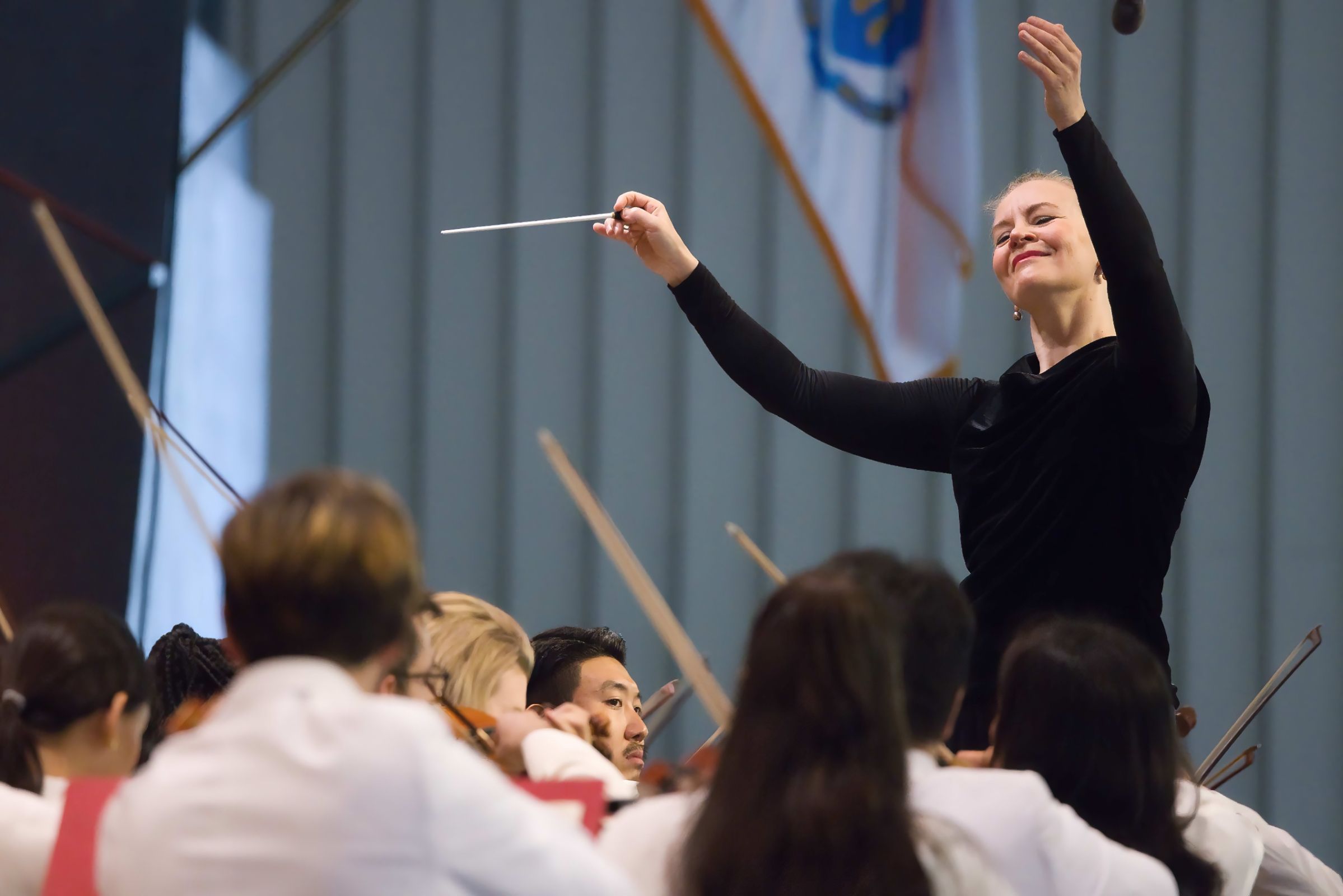 Susanna Mälkki conducts the Tanglewood Music Center Orchestra &copy; Hilary Scott