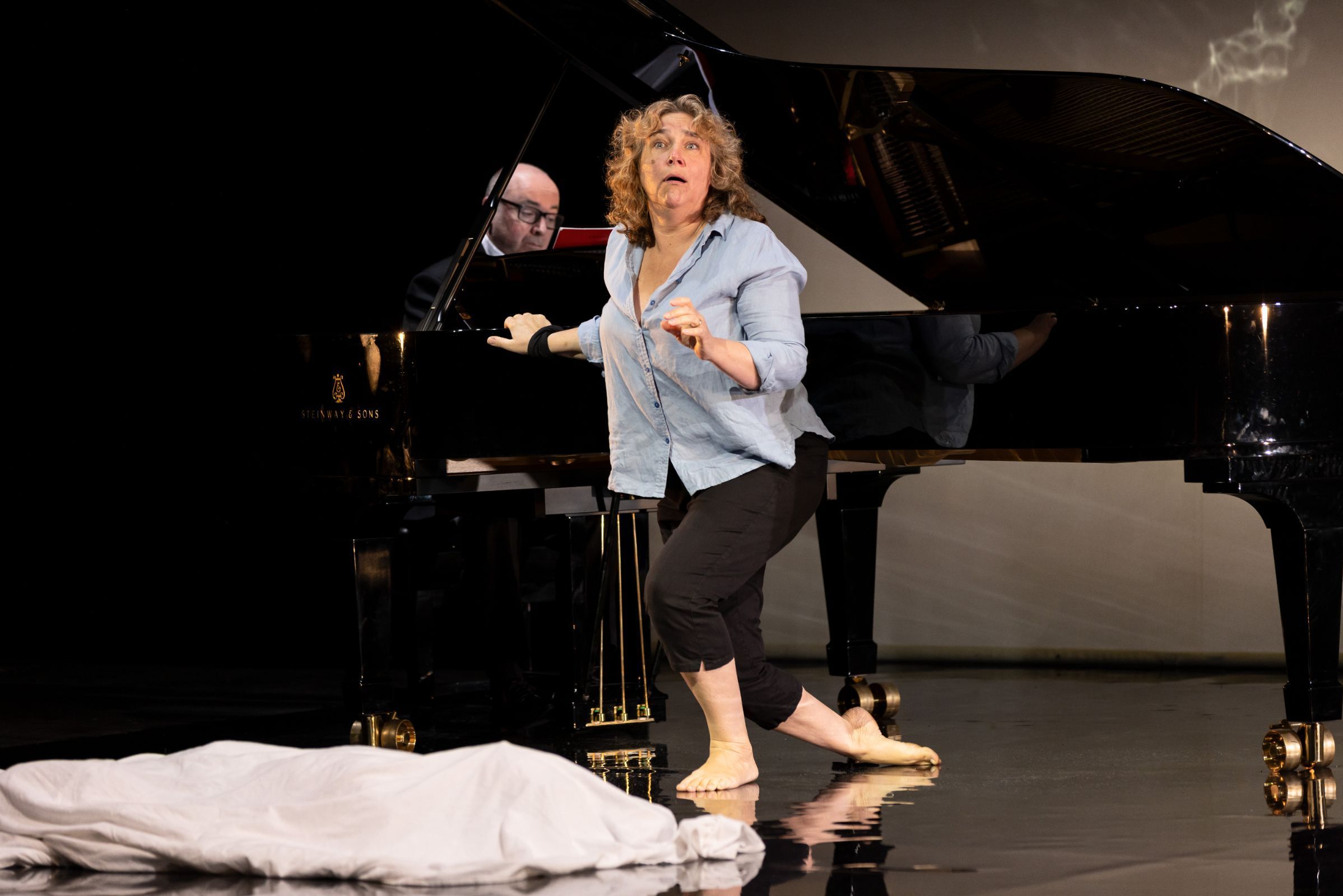 Christine Rice as Phaedra and Richard Hetherington on the piano in Deborah Warner's <i>Phaedra</i> © Jess Shurte