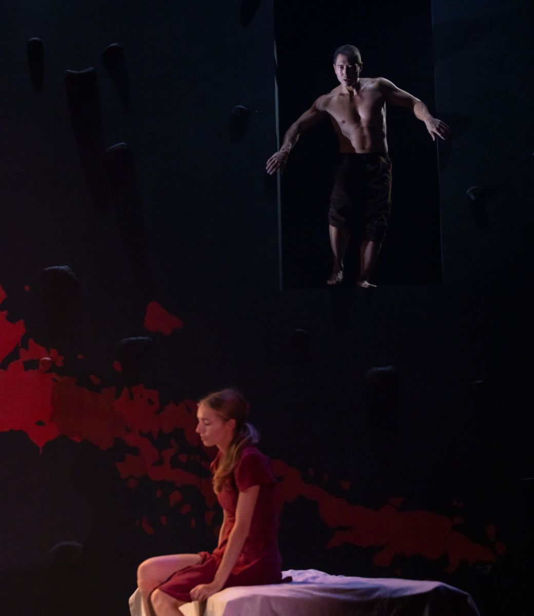Tommy Franzen as the Minotaur and Isabel Lubach as Ariadne in Kim Brandstrup's <i>Minotaur</i> © Jess Shurte