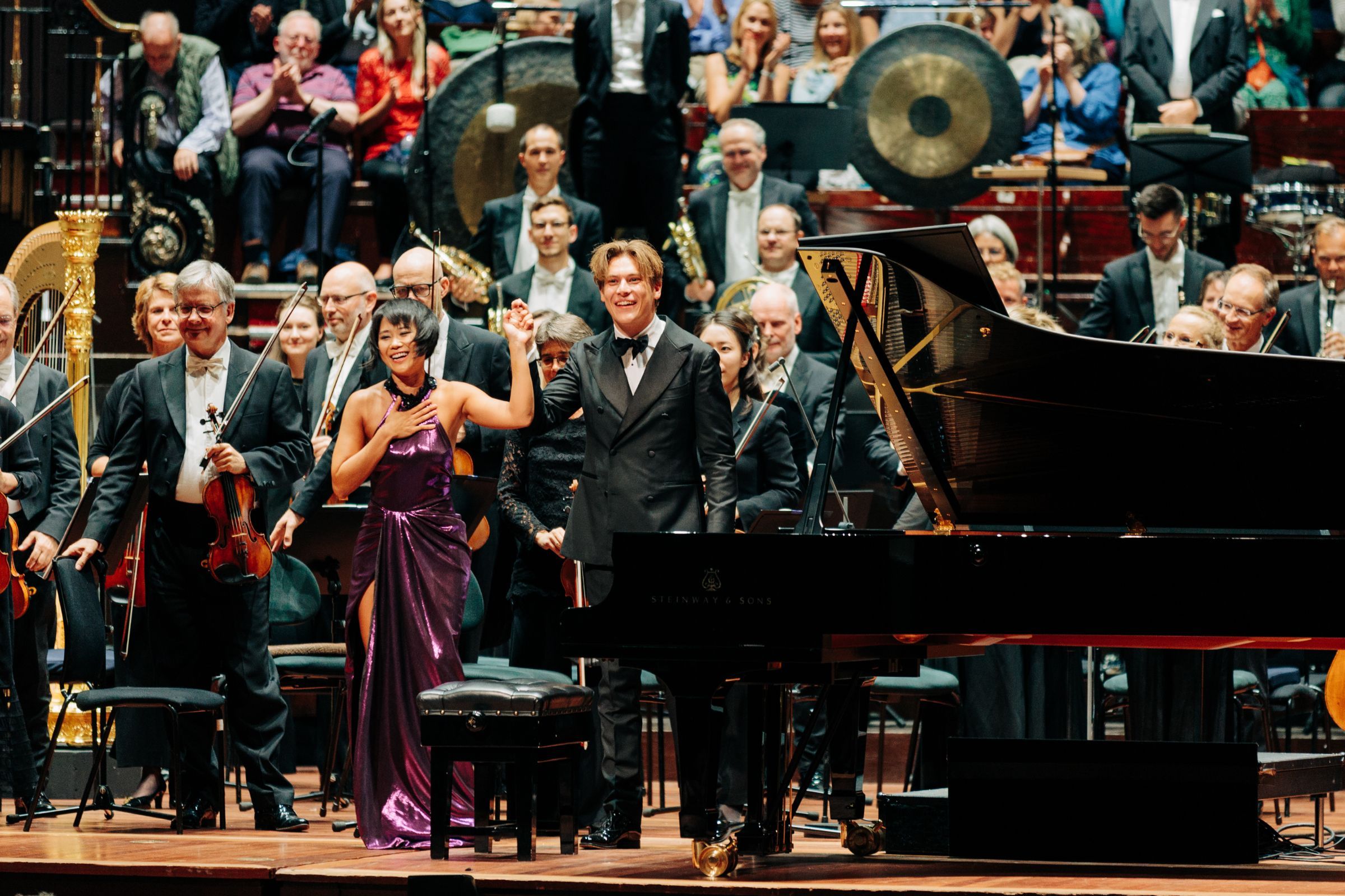 Yuja Wang, Klaus Mäkelä and the Oslo Philharmonic &copy; Andrew Perry
