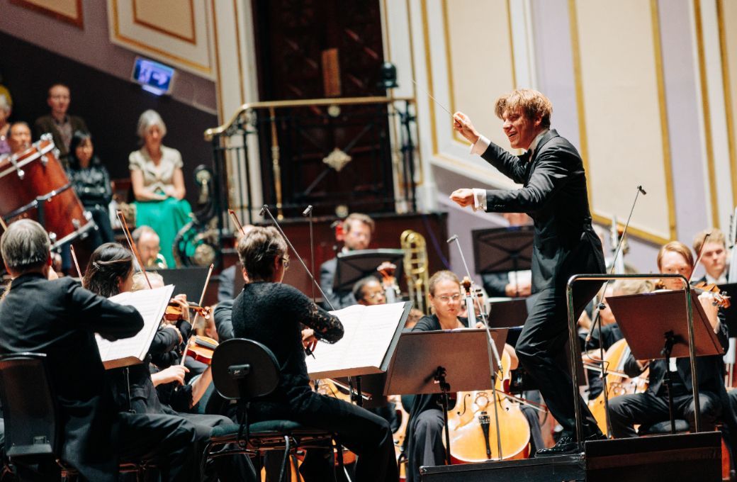 Klaus M&auml;kel&auml; conducts the Oslo Philharmonic &copy; Andrew Perry
