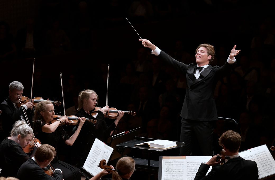 Klaus Mäkelä dirigiert das Oslo Philharmonic © Peter Fischli | Lucerne Festival