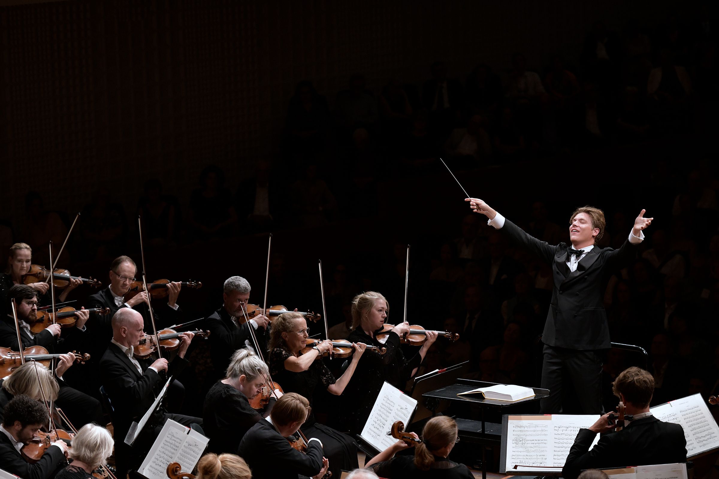 Klaus Mäkelä dirigiert das Oslo Philharmonic © Peter Fischli | Lucerne Festival