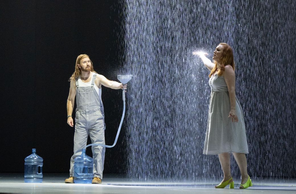 Sebastian Kohlhepp (Manolios) und Sara Jakubiak (Katerina) &copy; SF | Monika Rittershaus