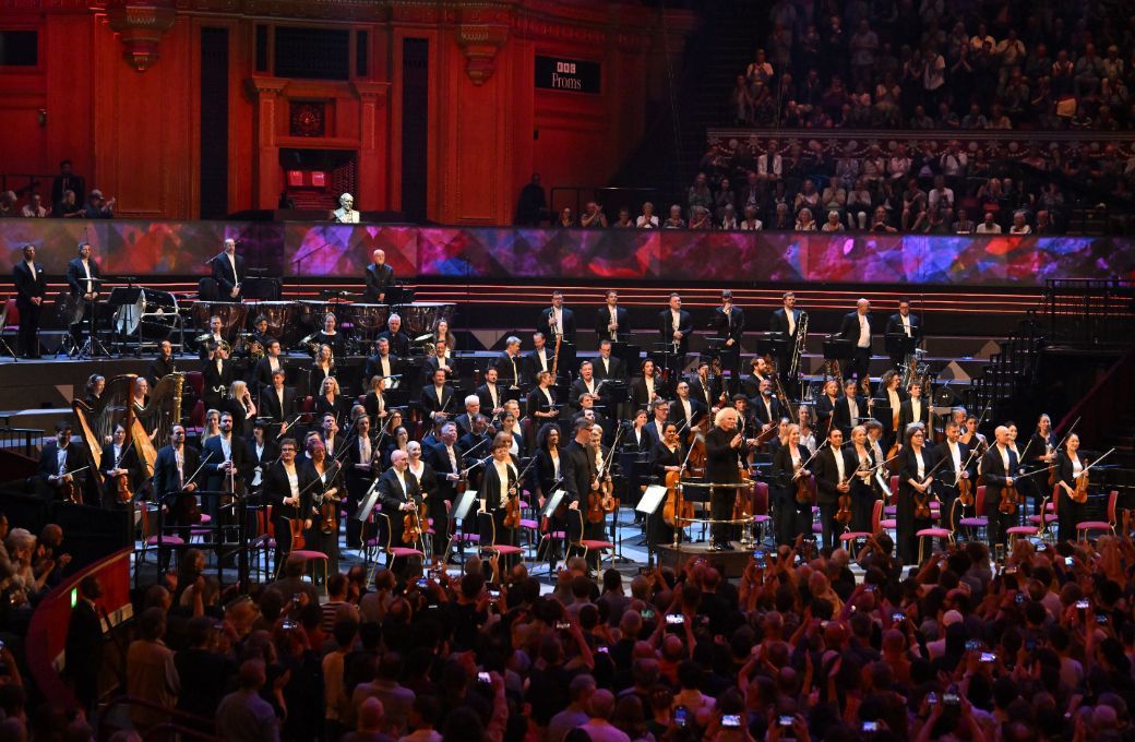 Sir Simon Rattle and the London Symphony Orchestra © BBC | Mark Allan