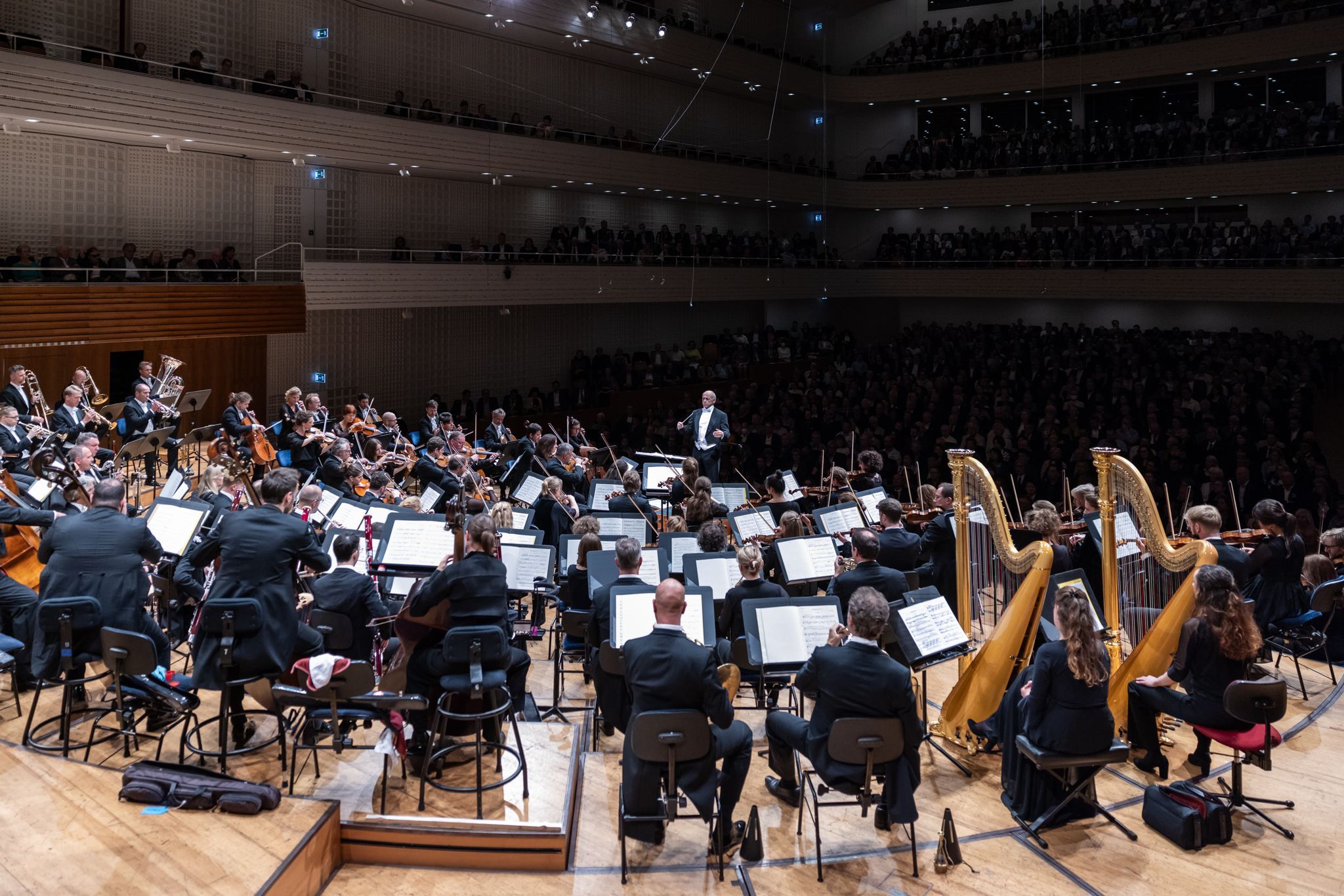 Iván Fischer dirigiert das Royal Concertgebouw Orchestra © Patrick Hurlimann | Lucerne Festival