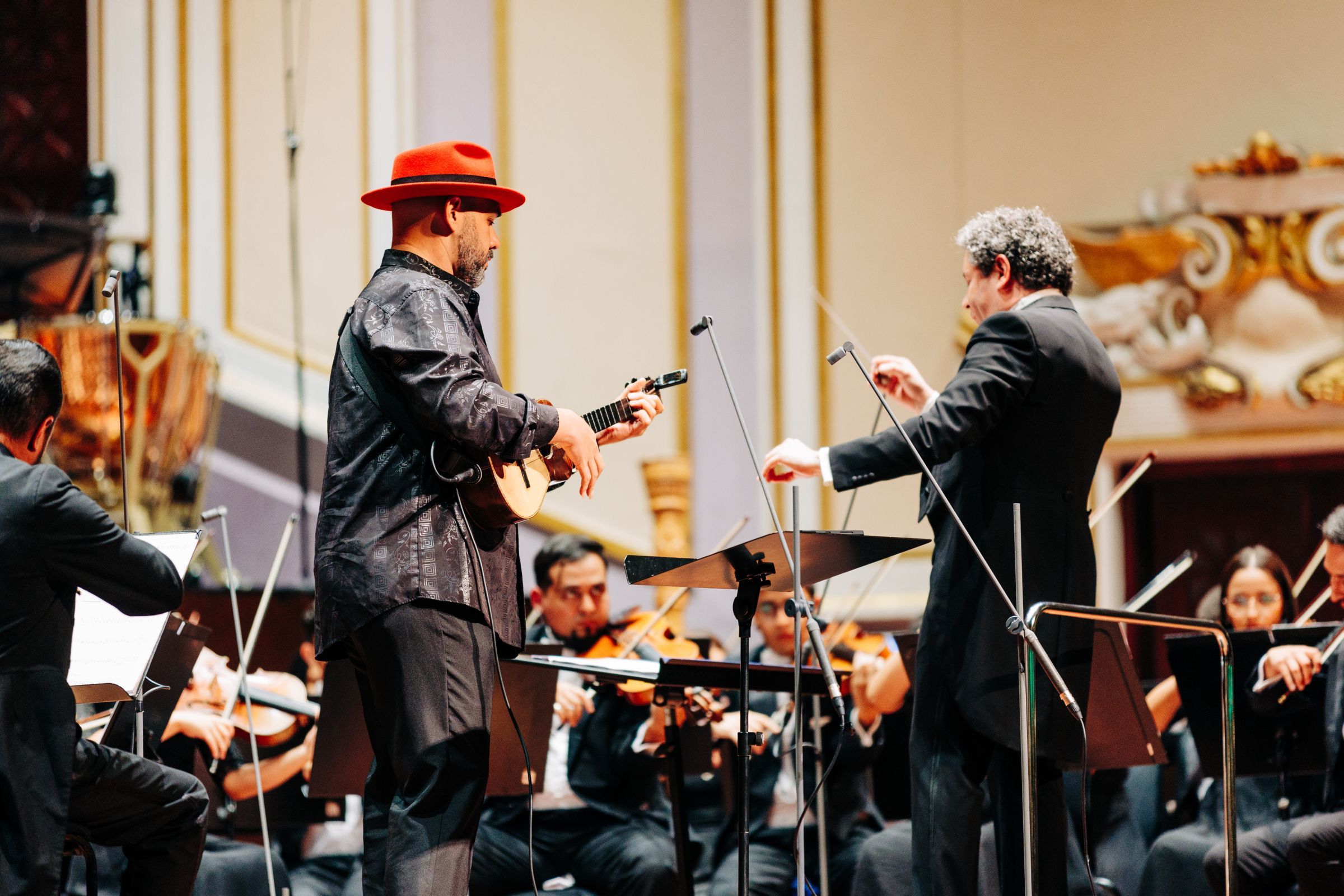 Jorge Glem, Gustavo Dudamel and the Simón Bolívar Symphony Orchestra of Venezuela &copy; Andrew Perry