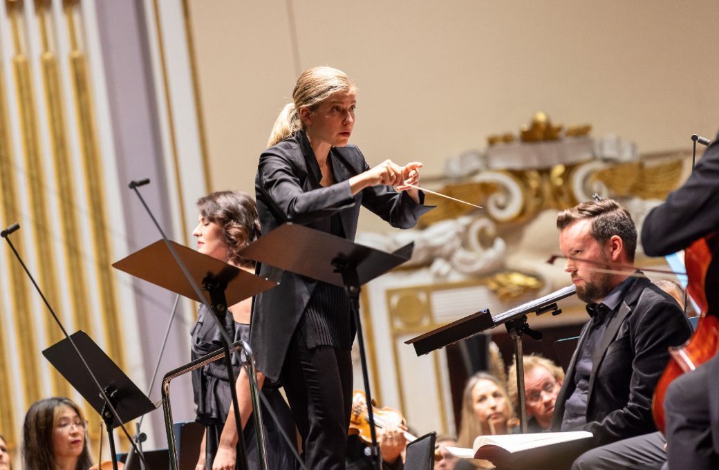 Karina Canellakis conducts the BBC Scottish Symphony Orchestra &copy; Jess Shurte