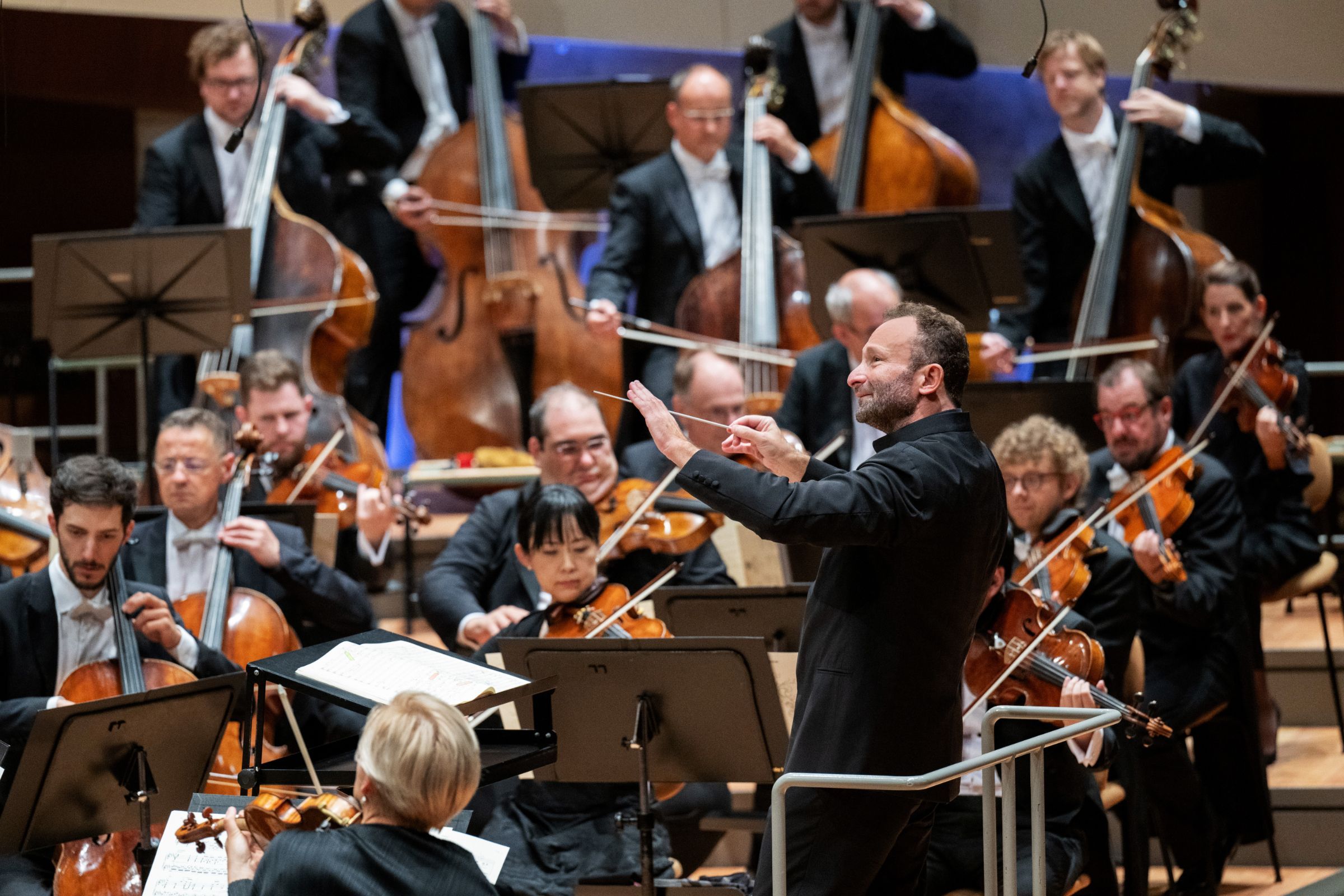 Kirill Petrenko dirigiert die Berliner Philharmoniker © Monika Rittershaus