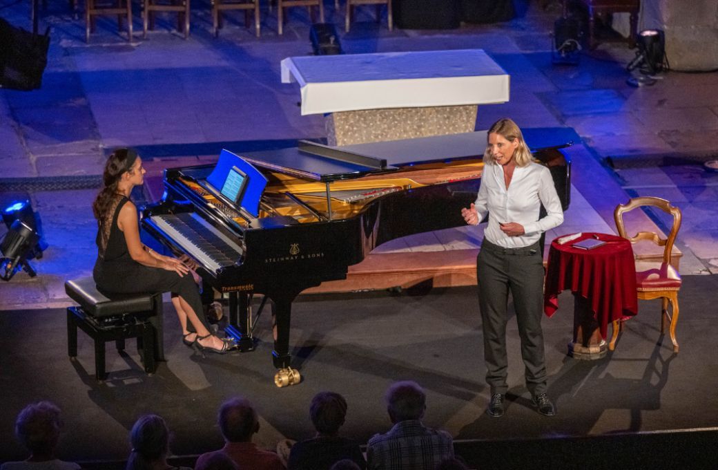 Christine Fonlupt et C&eacute;line Dupas-Hutin dans l'&eacute;glise de La C&ocirc;te-Saint-Andr&eacute; &copy; Festival Berlioz / Bruno Moussier