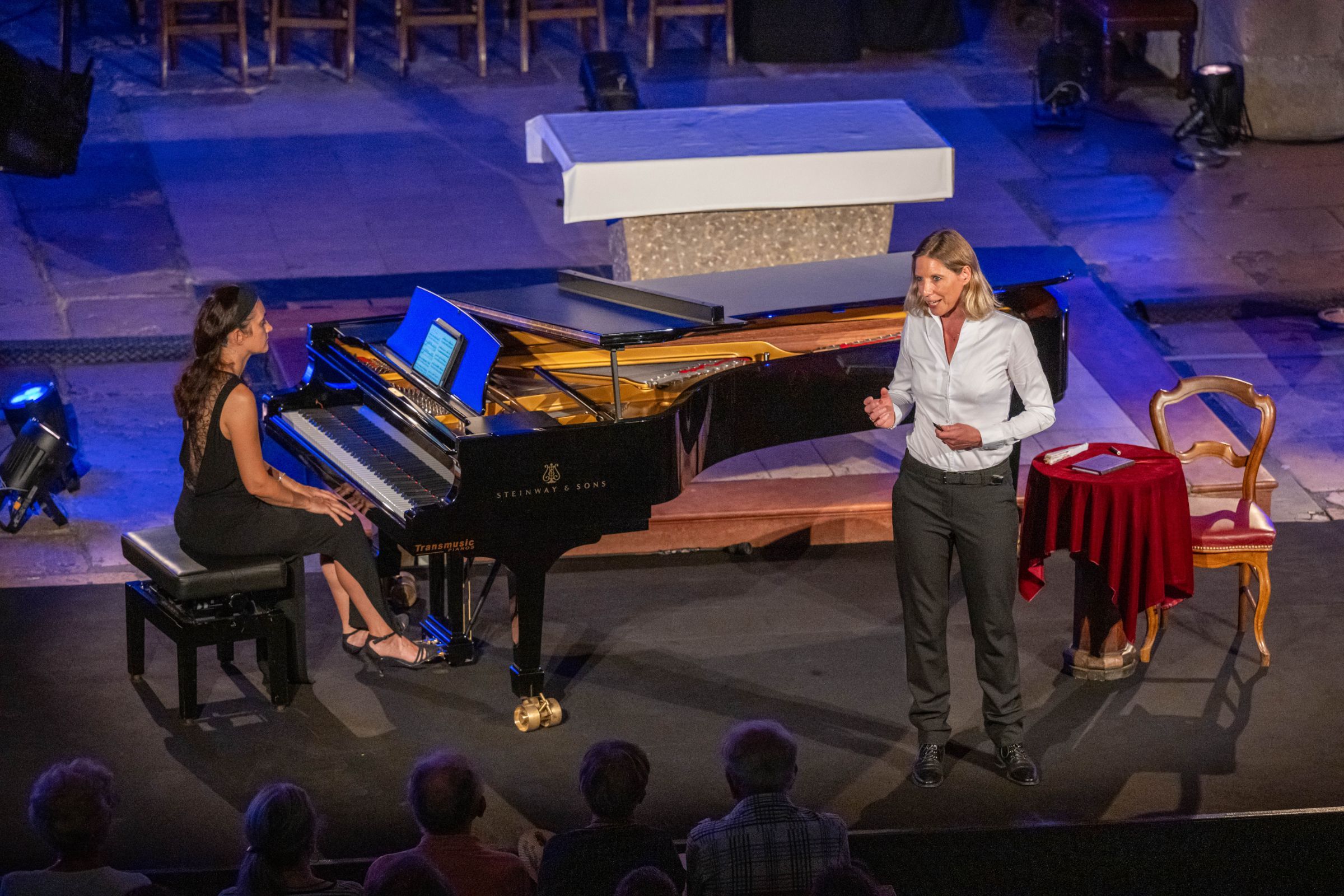 Christine Fonlupt et Céline Dupas-Hutin dans l'église de La Côte-Saint-André &copy; Festival Berlioz / Bruno Moussier