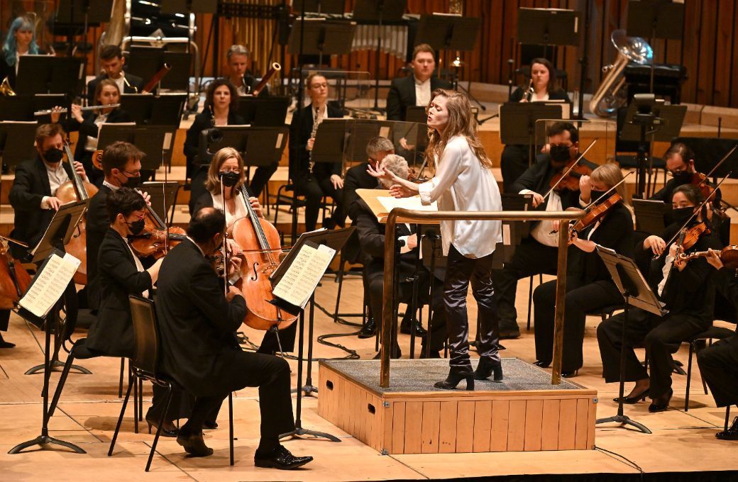 Barbara Hannigan with the LSO in 2022 &copy; Mark Allen | LSO