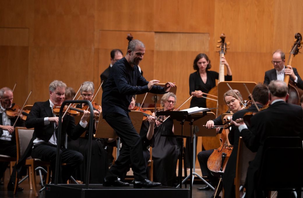 Omer Meir Wellber al frente de la Deutsche Kammerphilharmonie Bremen &copy; Pedro Puente | Festival Internacional de Santander