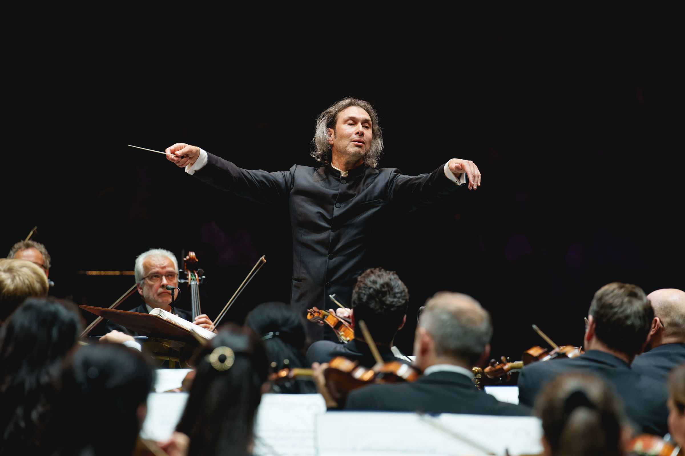 Vladimir Jurowski conducts the Rundfunk-Sinfonieorchester Berlin &copy; BBC | Andy Paradise