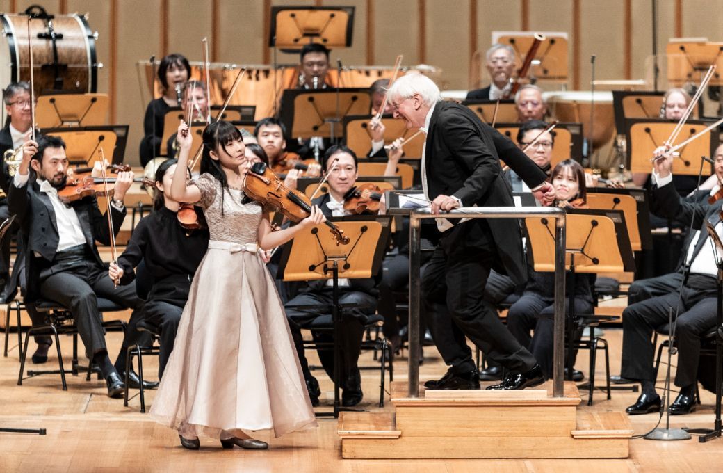Chloe Chua, Mario Venzago and the Singapore Symphony Orchestra &copy; Chris P Lim | Singapore Symphony Orchestra