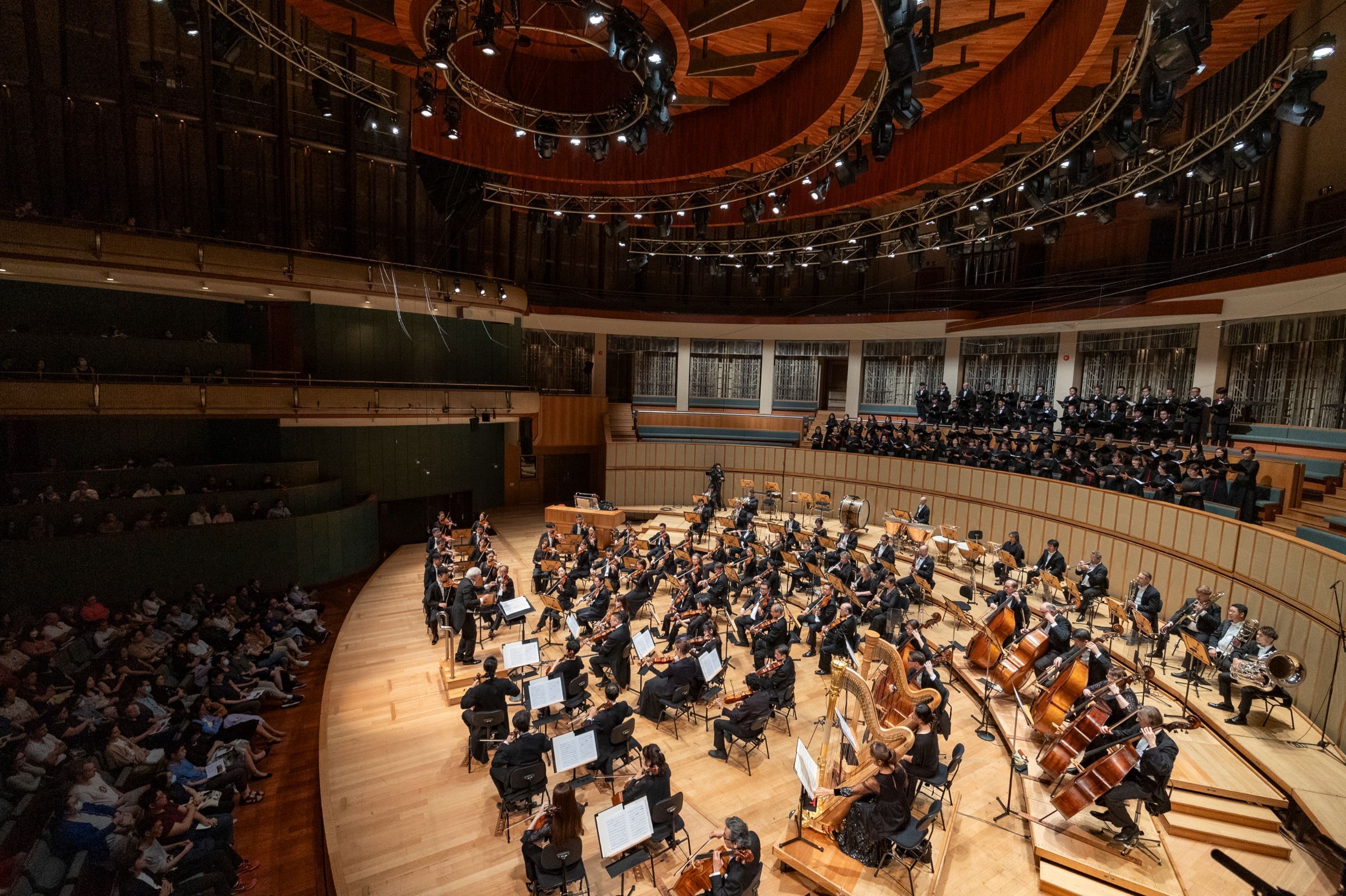 The Singapore Symphony Orchestra, Chorus and Youth Choir &copy; Chris P Lim | Singapore Symphony Orchestra
