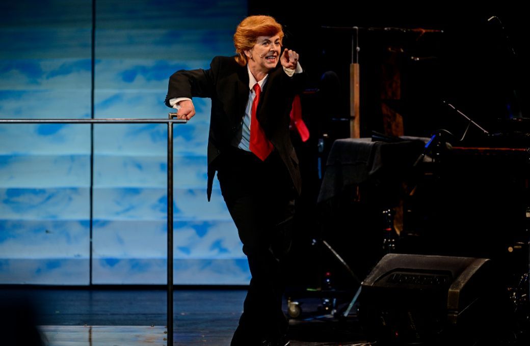 Donatienne Michel-Dansac (Donald Trump) &copy; Martin Popel&aacute;ř
